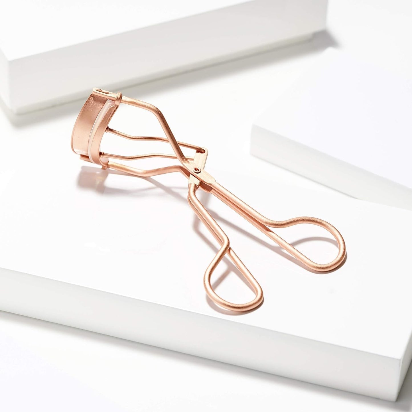 Classic Eyelash Curler - Precision Curl for All Eye Shapes